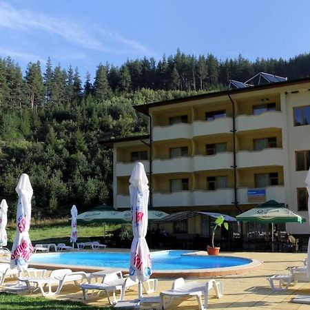 Hotel Restaurant Popini Laki Yagodina Esterno foto