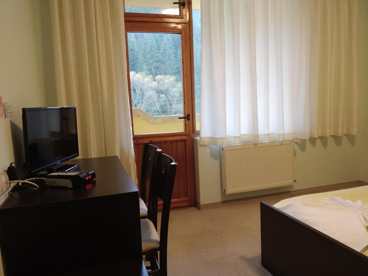 Hotel Restaurant Popini Laki Yagodina Esterno foto