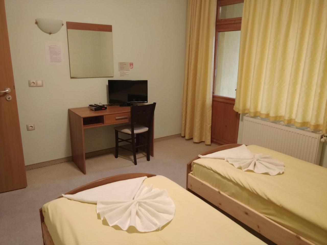 Hotel Restaurant Popini Laki Yagodina Esterno foto