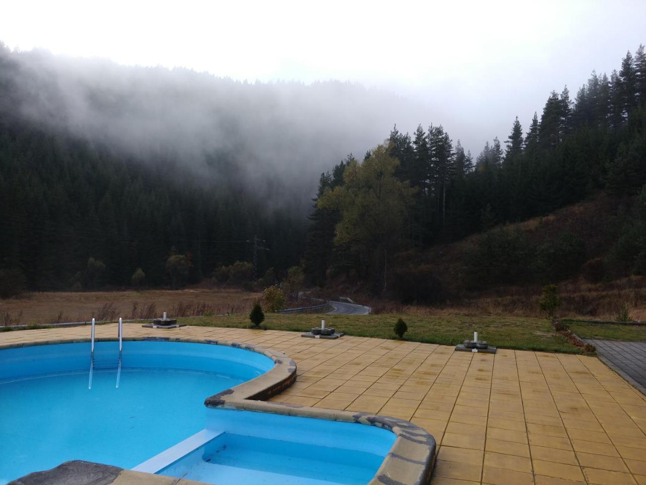 Hotel Restaurant Popini Laki Yagodina Esterno foto